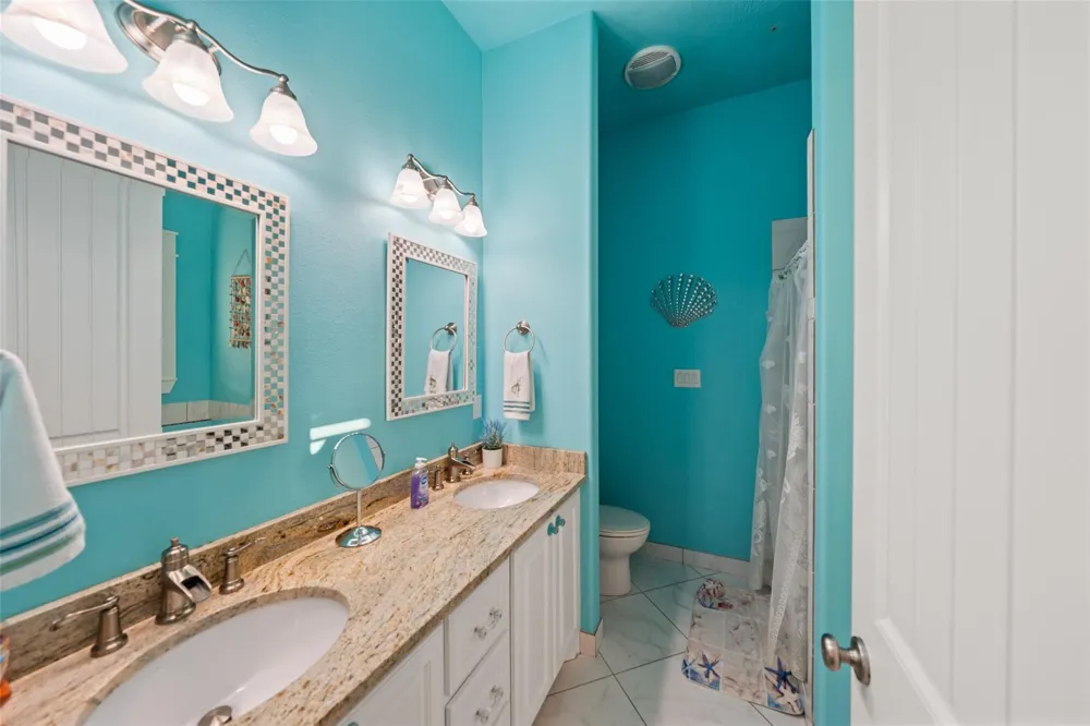 1977 Avenue I Crystal Beach, TX 77650