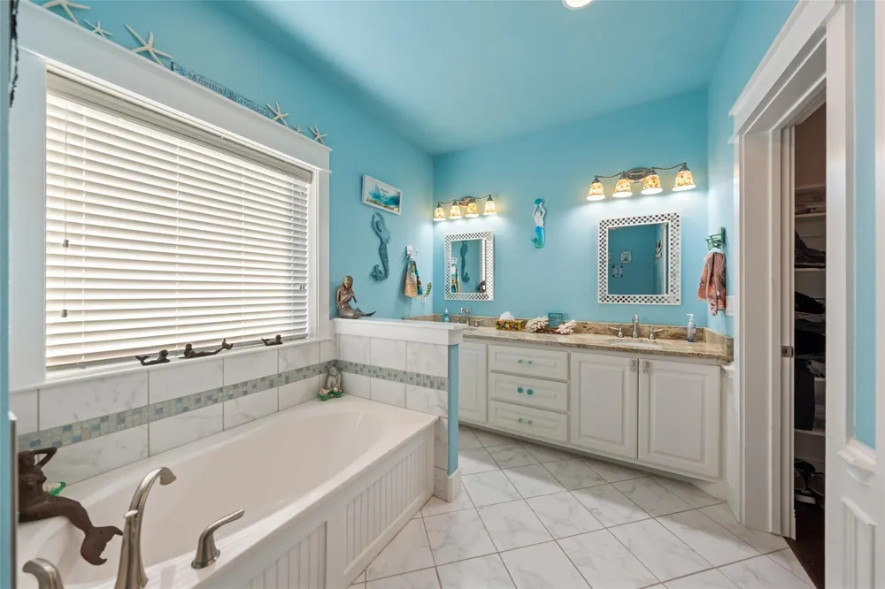 1977 Avenue I Crystal Beach, TX 77650