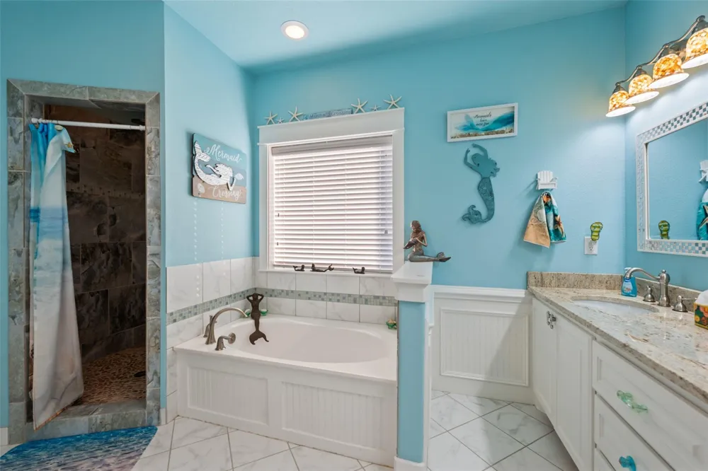 1977 Avenue I Crystal Beach, TX 77650