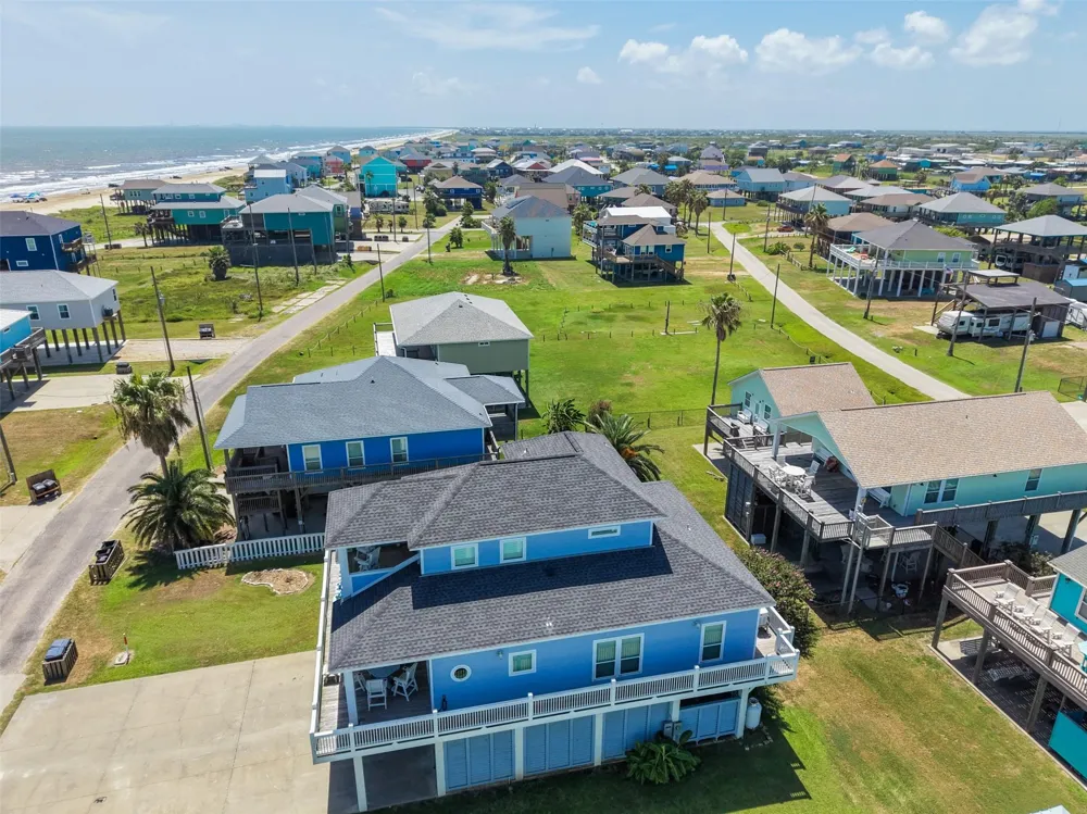 1977 Avenue I Crystal Beach, TX 77650