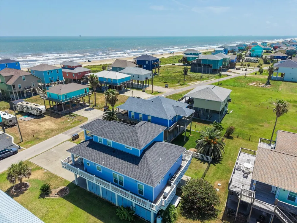 1977 Avenue I Crystal Beach, TX 77650