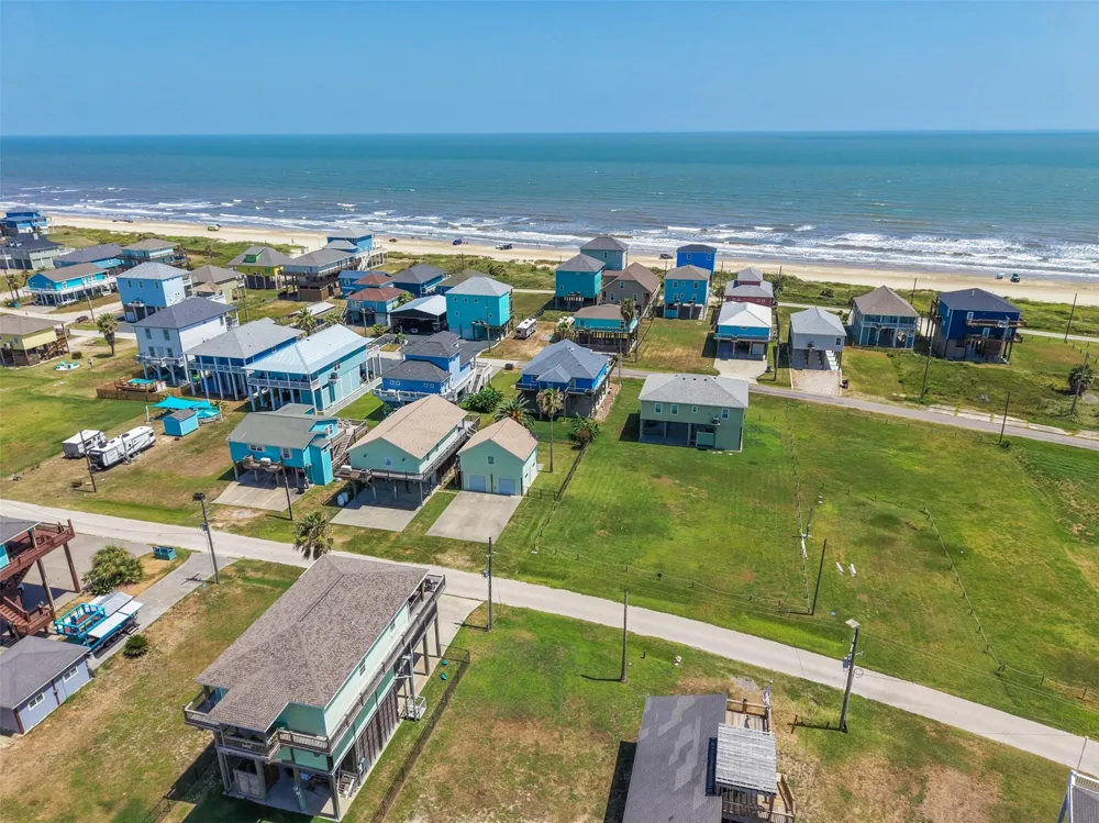 1977 Avenue I Crystal Beach, TX 77650