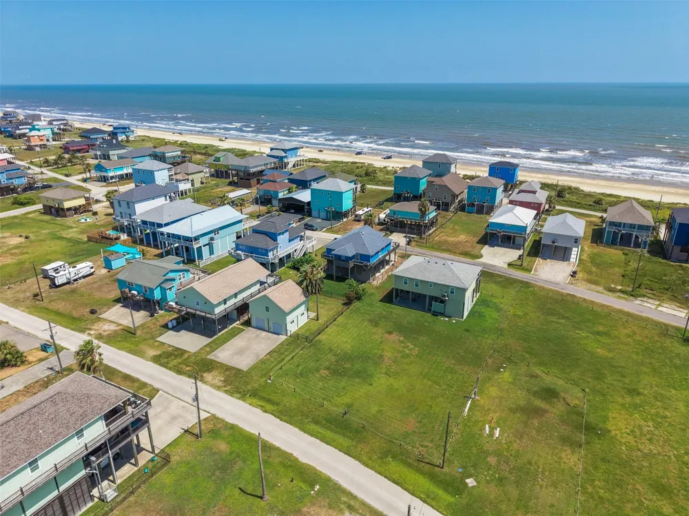 1977 Avenue I Crystal Beach, TX 77650