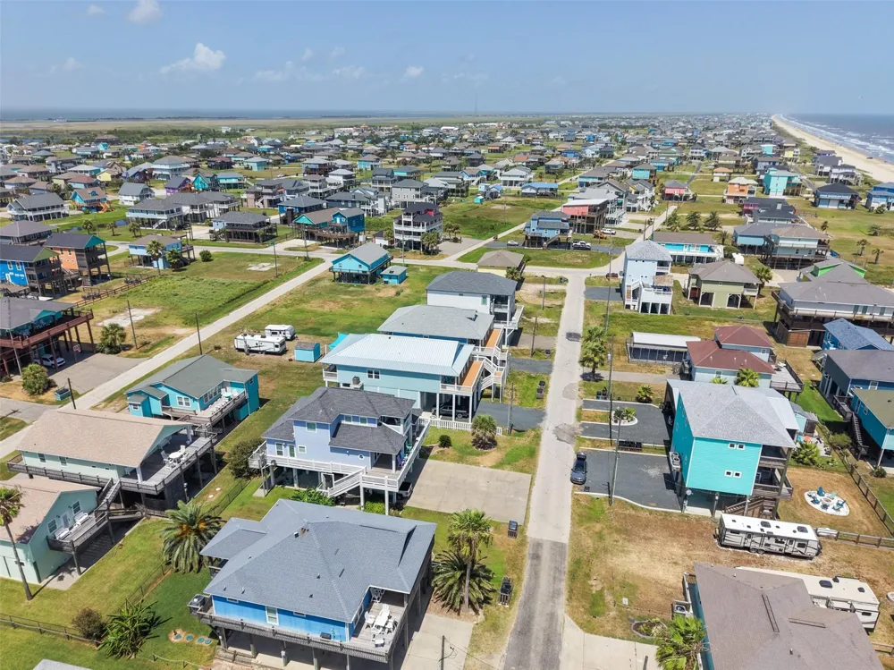 1977 Avenue I Crystal Beach, TX 77650