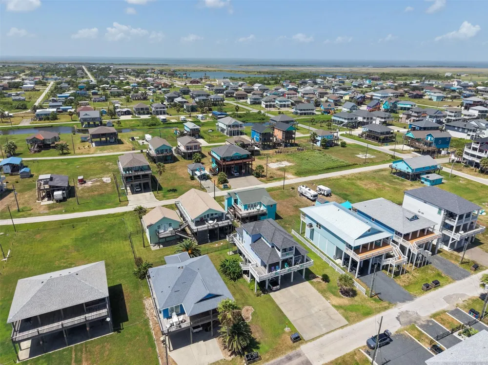 1977 Avenue I Crystal Beach, TX 77650