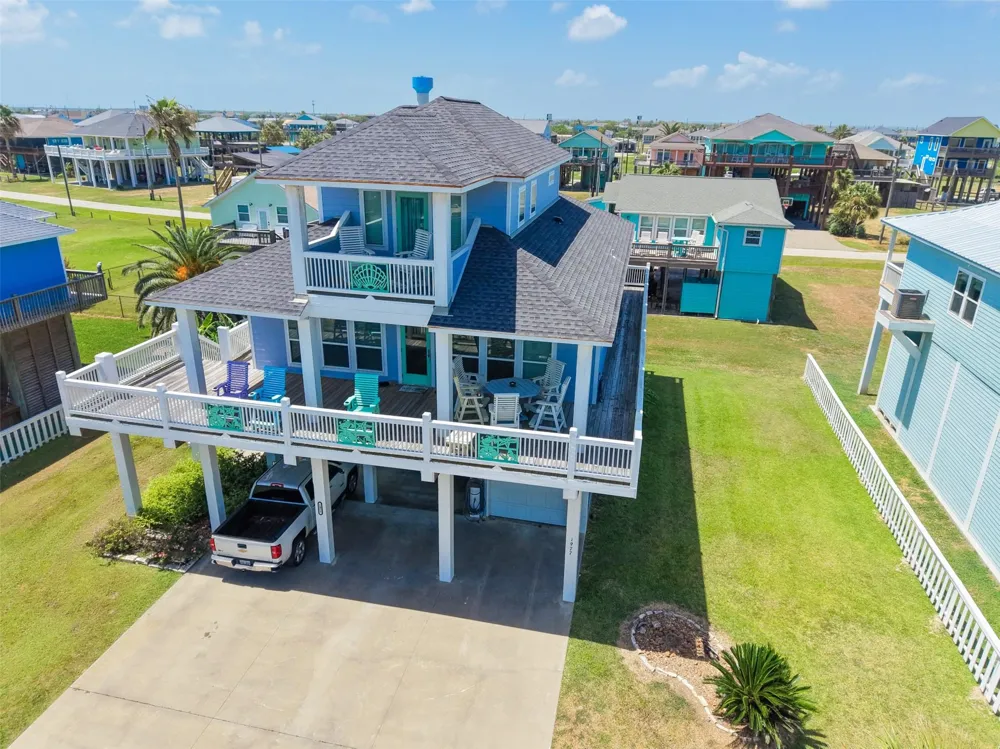 1977 Avenue I Crystal Beach, TX 77650
