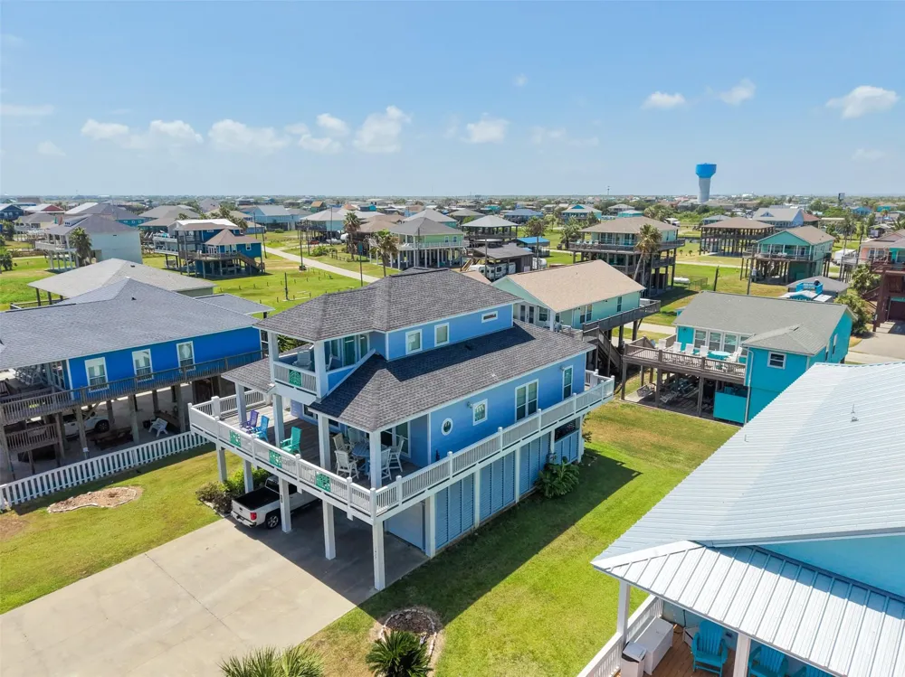 1977 Avenue I Crystal Beach, TX 77650