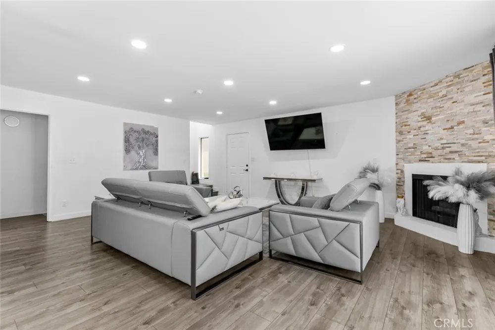 8801 Cedros Avenue #7 Panorama City, CA 91402