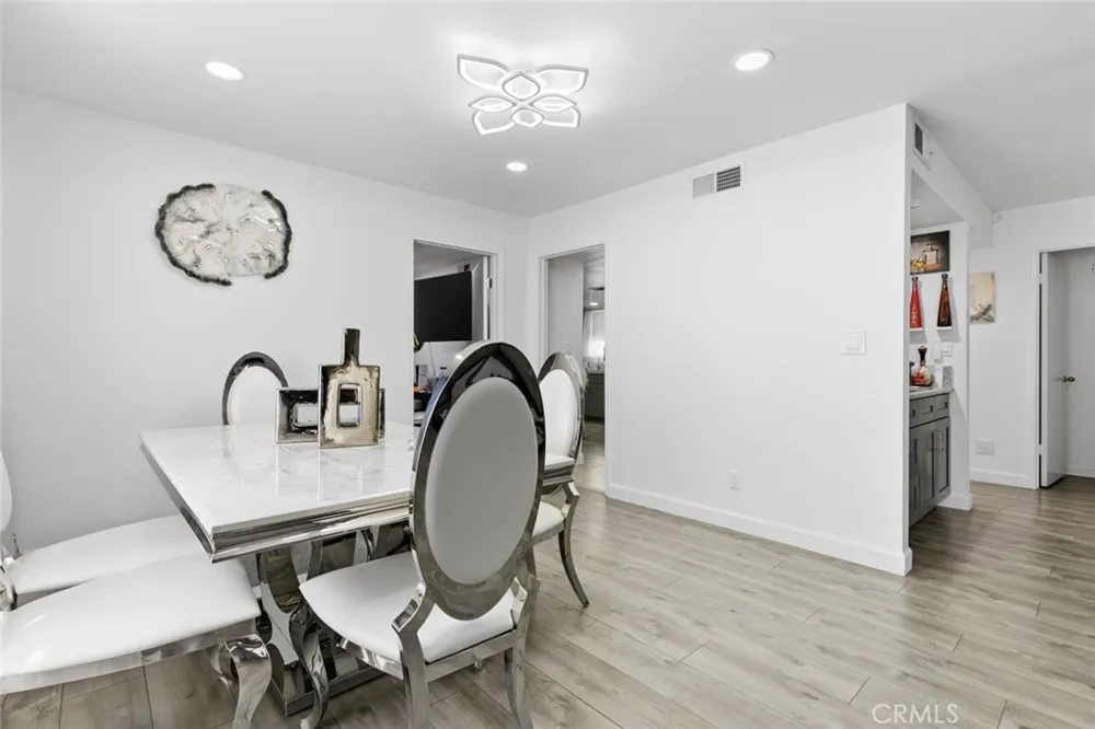 8801 Cedros Avenue #7 Panorama City, CA 91402