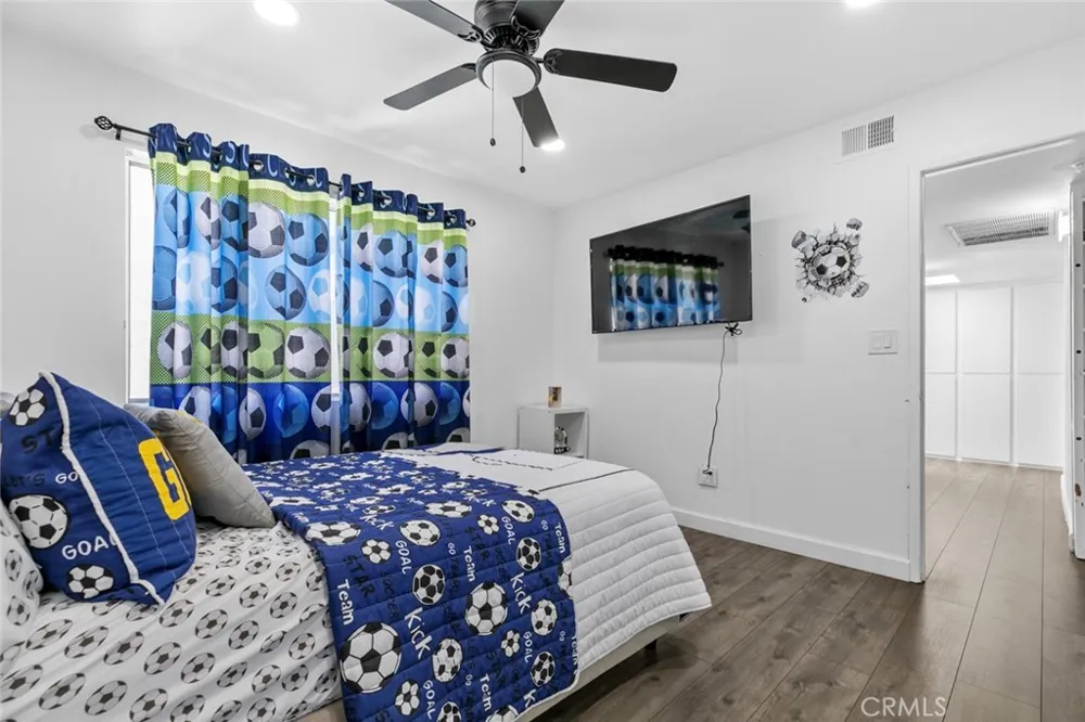 8801 Cedros Avenue #7 Panorama City, CA 91402