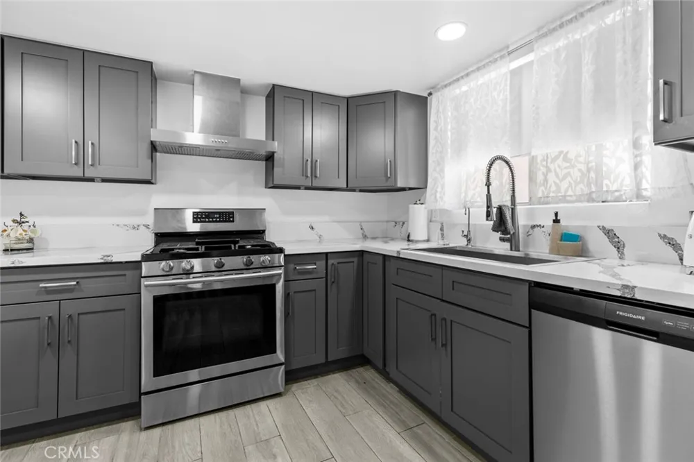 8801 Cedros Avenue #7 Panorama City, CA 91402