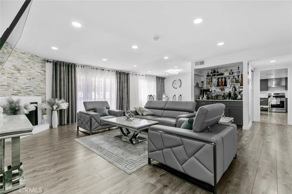8801 Cedros Avenue #7 Panorama City, CA 91402