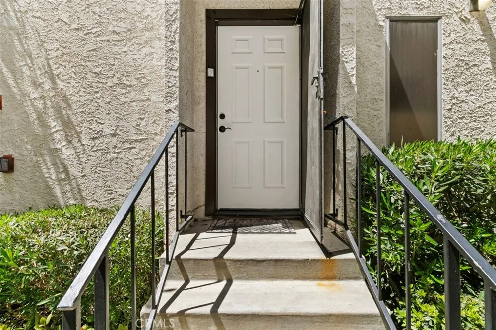 8801 Cedros Avenue #7 Panorama City, CA 91402