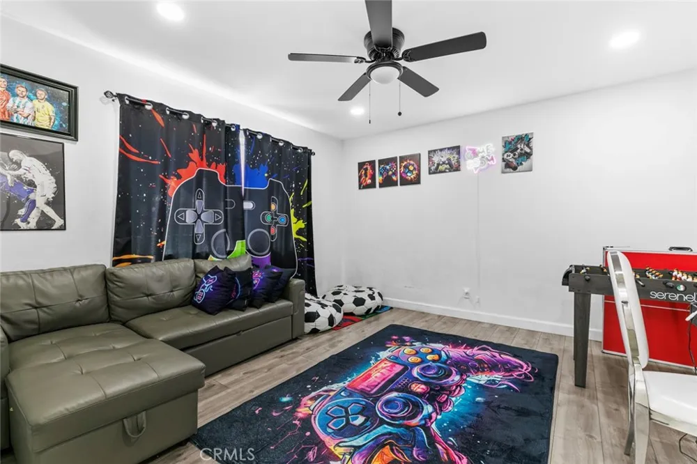 8801 Cedros Avenue #7 Panorama City, CA 91402