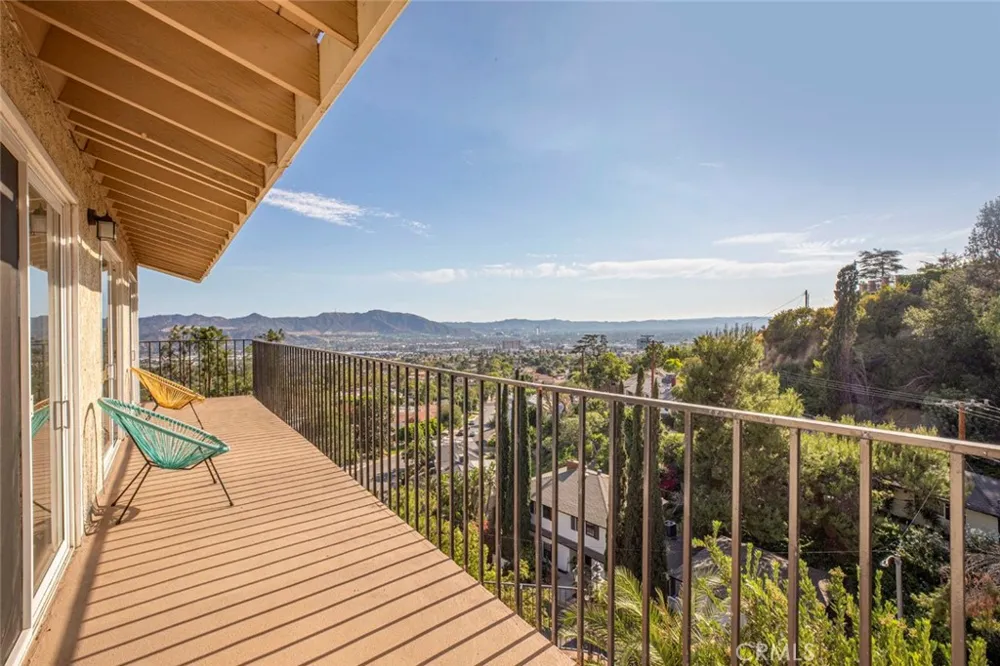1218 E Tujunga Burbank, CA 91501
