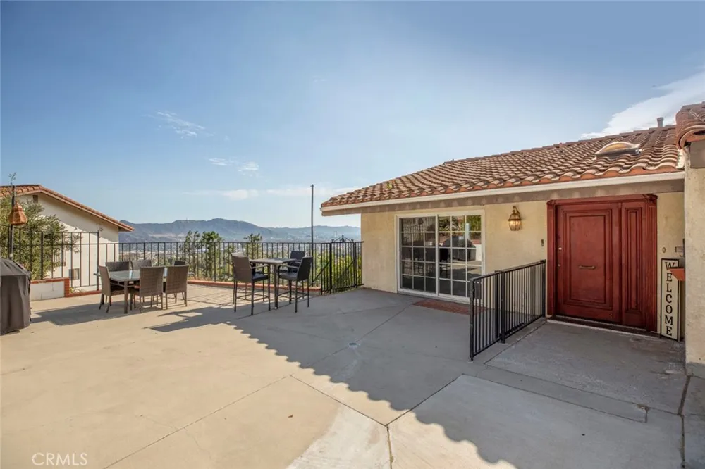 1218 E Tujunga Burbank, CA 91501