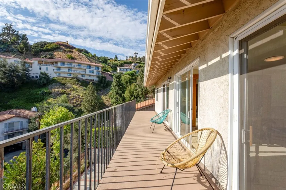 1218 E Tujunga Burbank, CA 91501