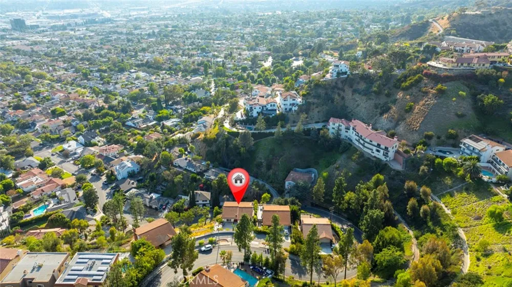 1218 E Tujunga Burbank, CA 91501