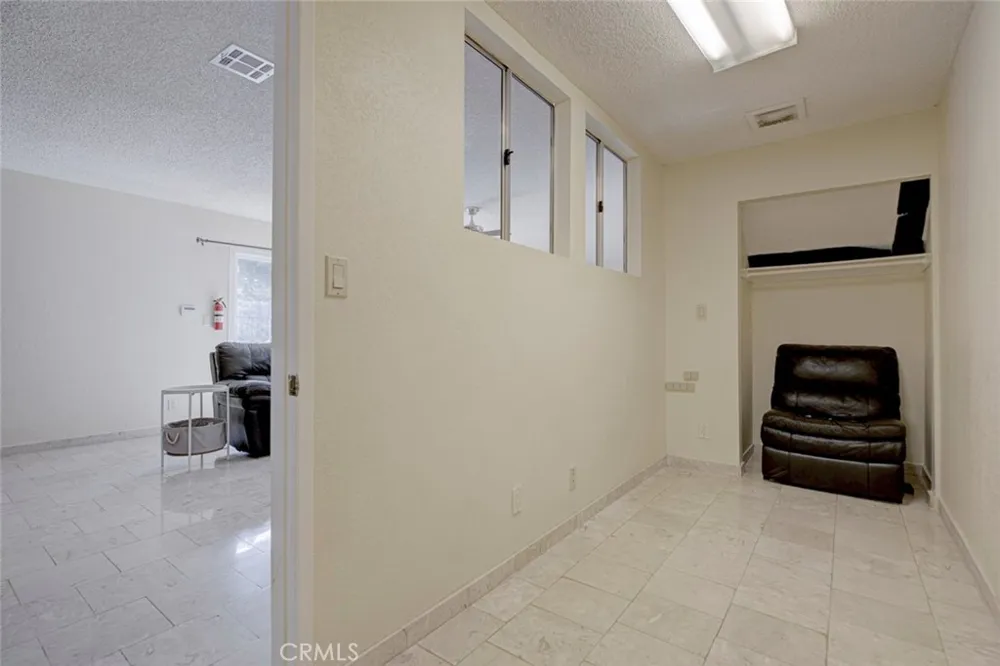 1218 E Tujunga Burbank, CA 91501