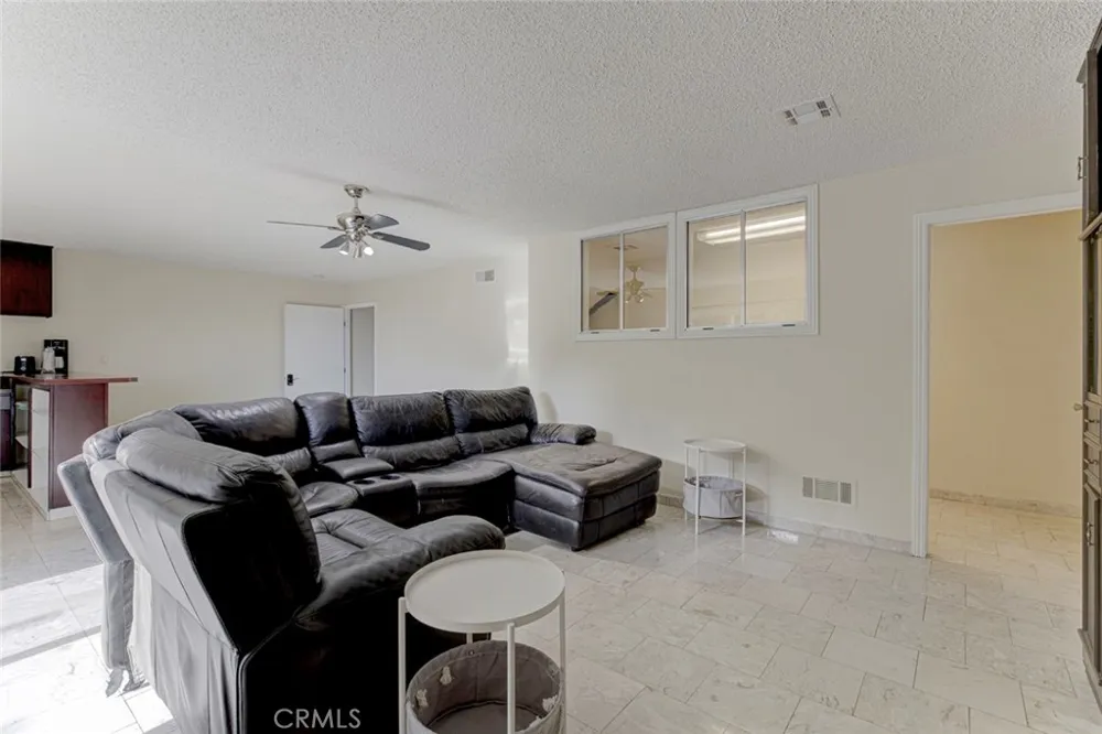 1218 E Tujunga Burbank, CA 91501