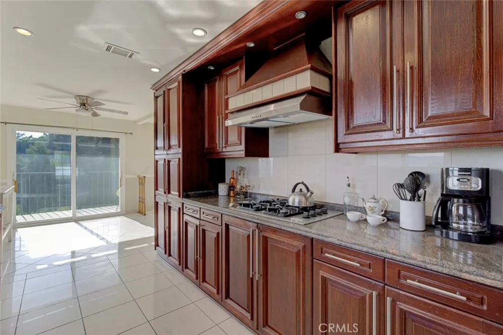 1218 E Tujunga Burbank, CA 91501