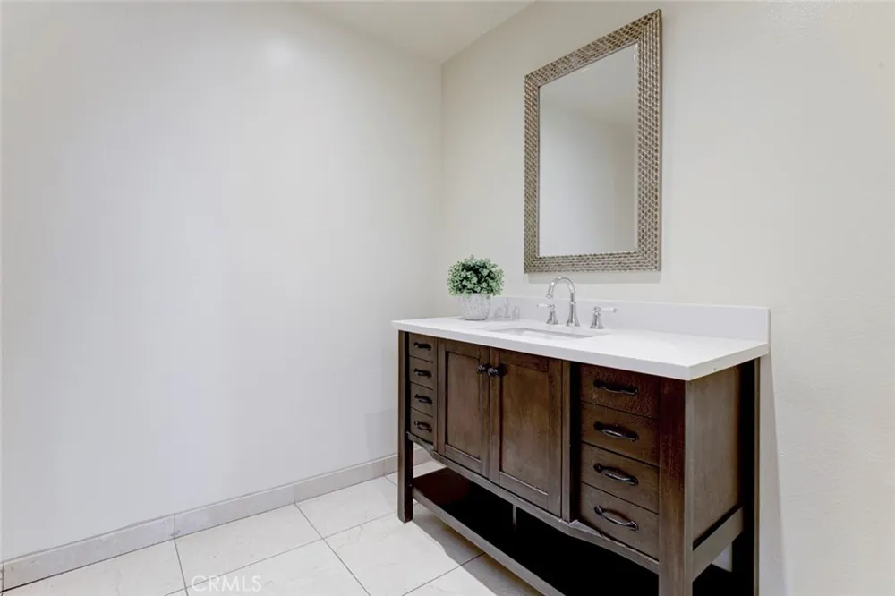 1218 E Tujunga Burbank, CA 91501