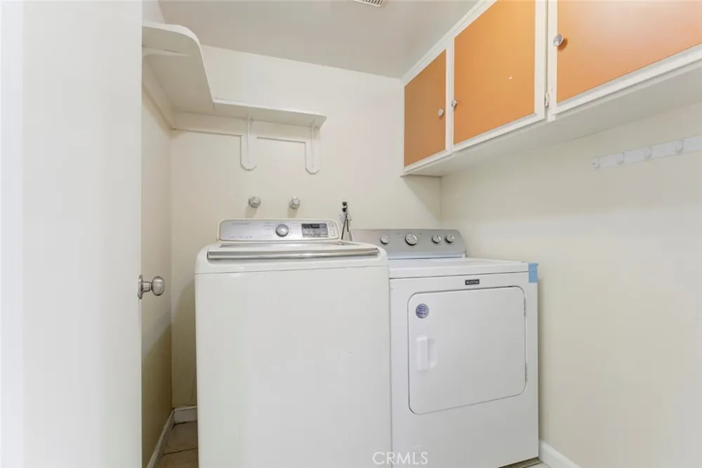 1218 E Tujunga Burbank, CA 91501