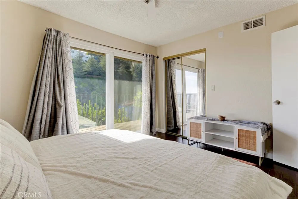 1218 E Tujunga Burbank, CA 91501