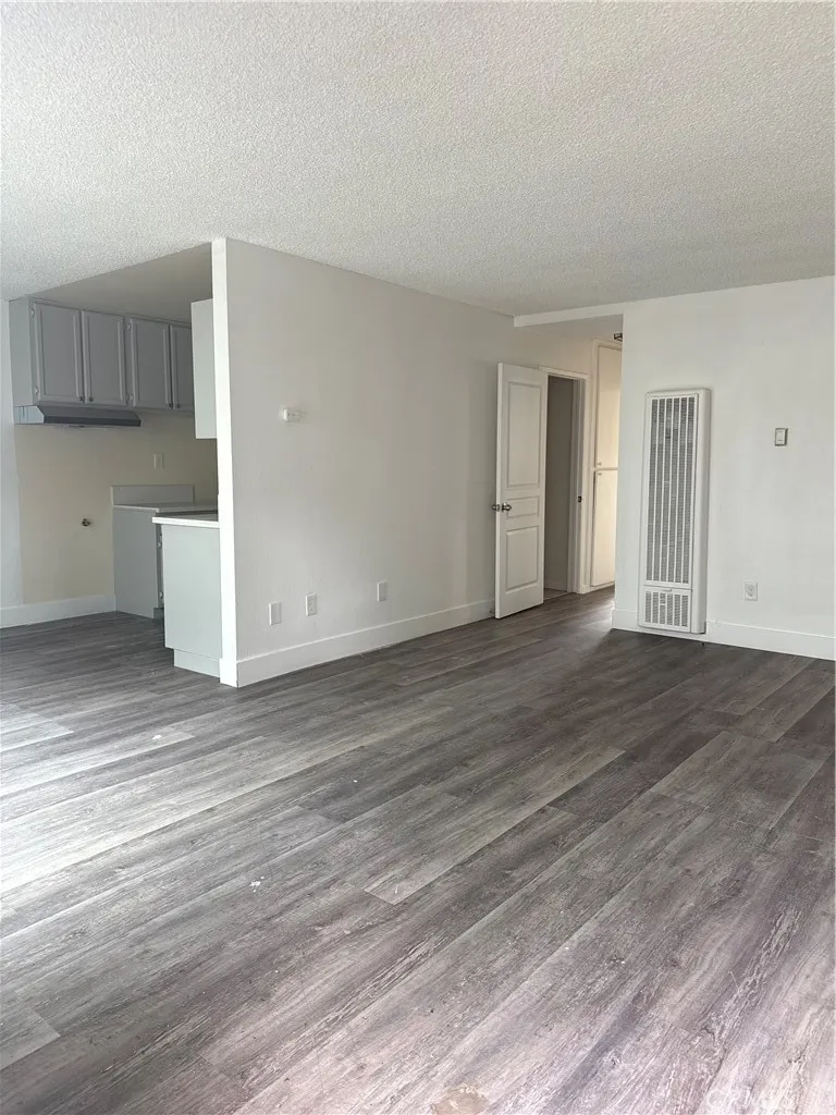 14805 Chase Street #107 Panorama City, CA 91402