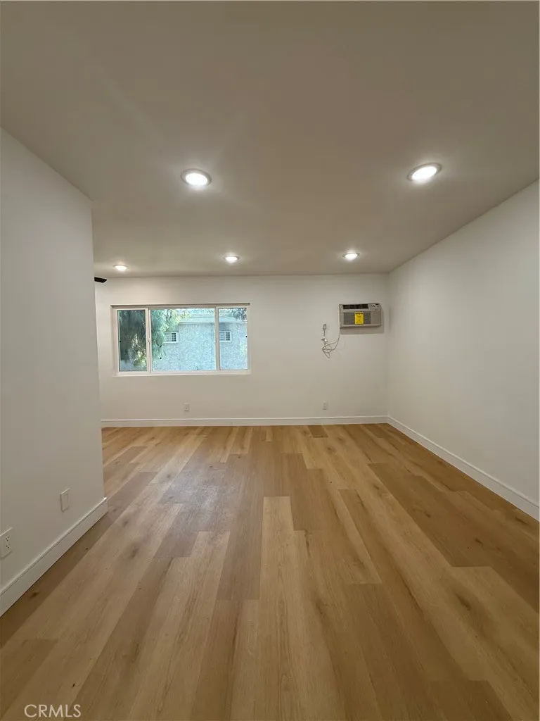 14805 Chase Street #224 Panorama City, CA 91402