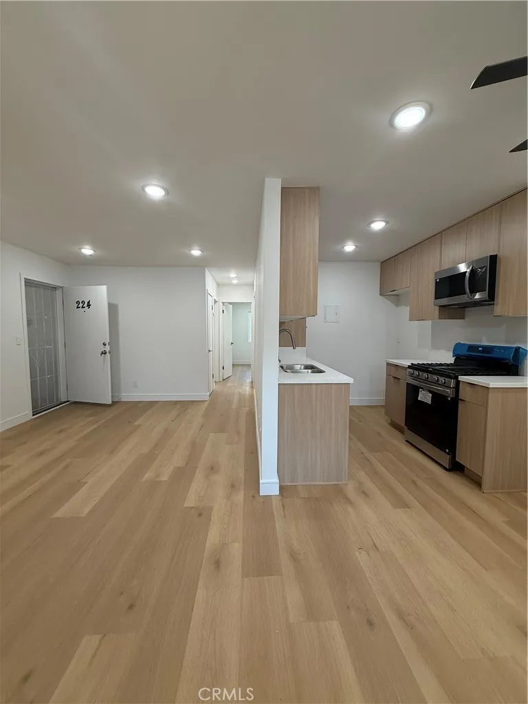 14805 Chase Street #224 Panorama City, CA 91402