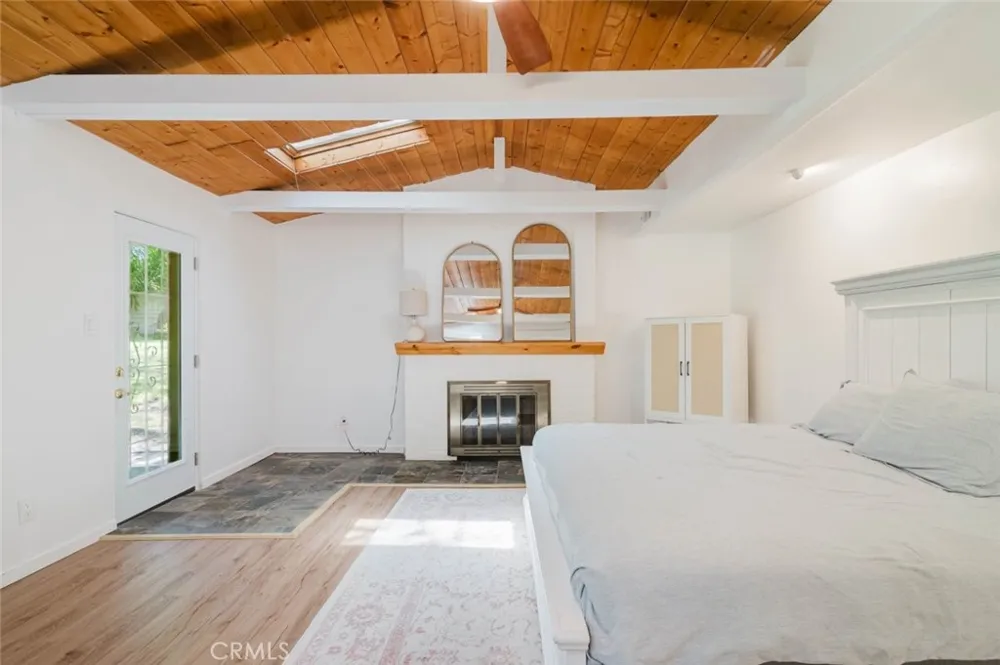 2234 E Hillcrest Drive Thousand Oaks, CA 91362