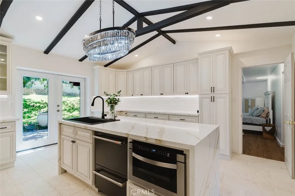 2234 E Hillcrest Drive Thousand Oaks, CA 91362
