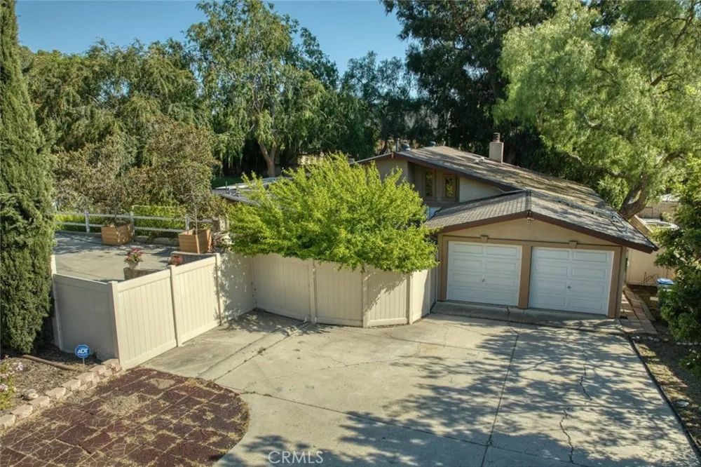 2234 E Hillcrest Drive Thousand Oaks, CA 91362