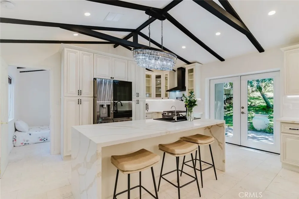 2234 E Hillcrest Drive Thousand Oaks, CA 91362