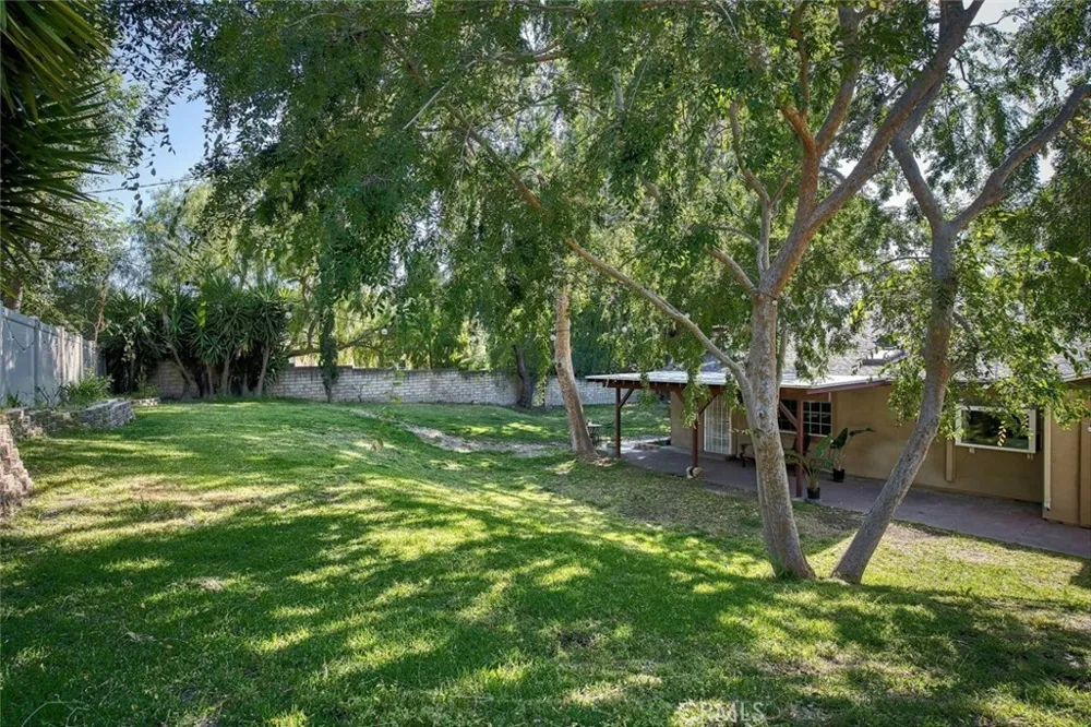 2234 E Hillcrest Drive Thousand Oaks, CA 91362