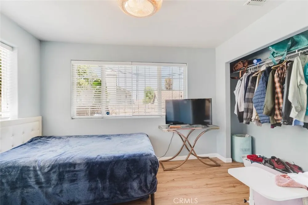 2234 E Hillcrest Drive Thousand Oaks, CA 91362