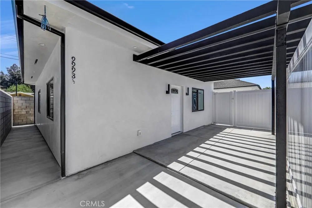 9998 Louise Avenue Northridge, CA 91325