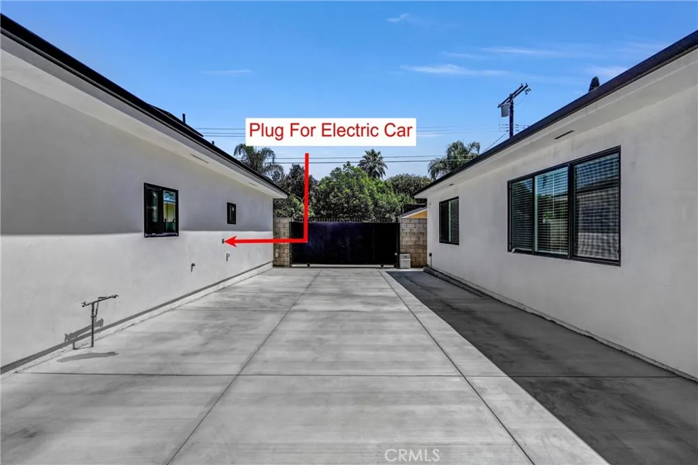 9998 Louise Avenue Northridge, CA 91325
