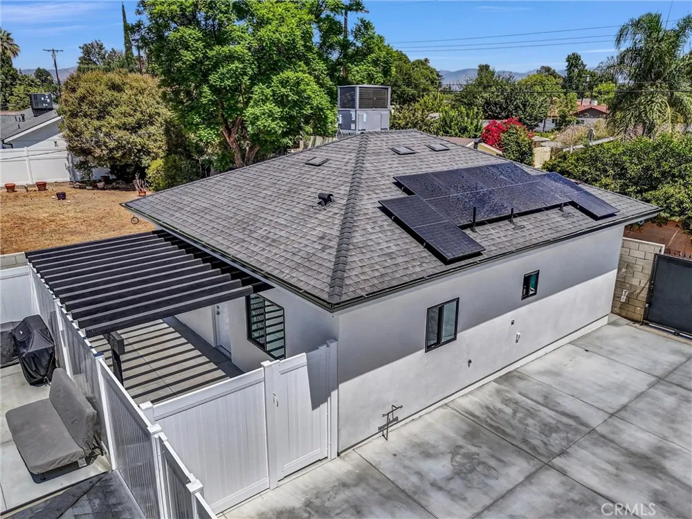 9998 Louise Avenue Northridge, CA 91325