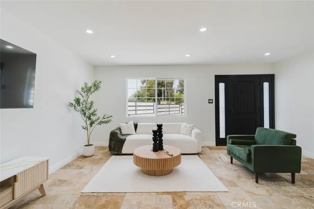 11904 Gager Street Sylmar, CA 91342