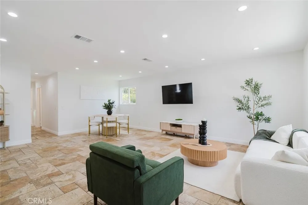 11904 Gager Street Sylmar, CA 91342