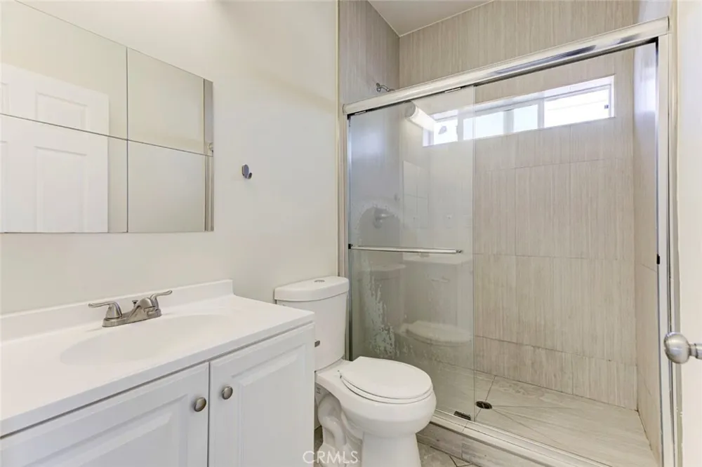 6821 Agnes Ave. North Hollywood, CA 91605