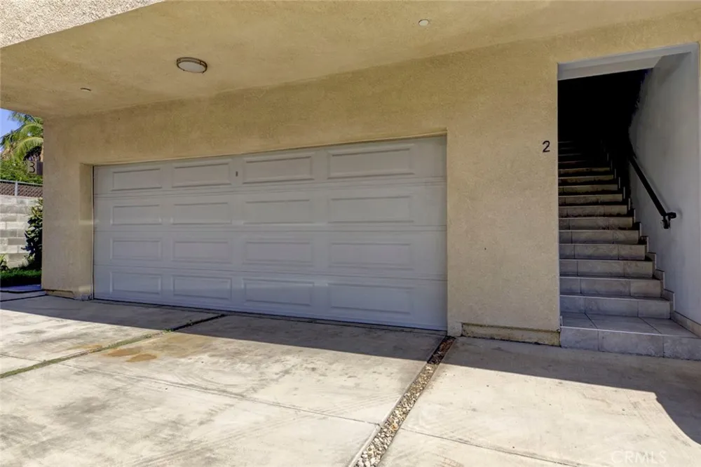 6821 Agnes Ave. North Hollywood, CA 91605