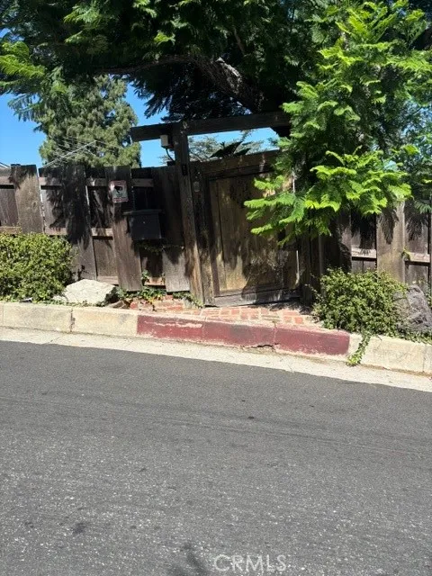 15015 Del Gado Los Angeles, CA 91403