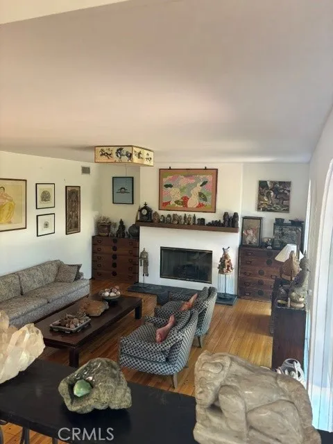 15015 Del Gado Los Angeles, CA 91403