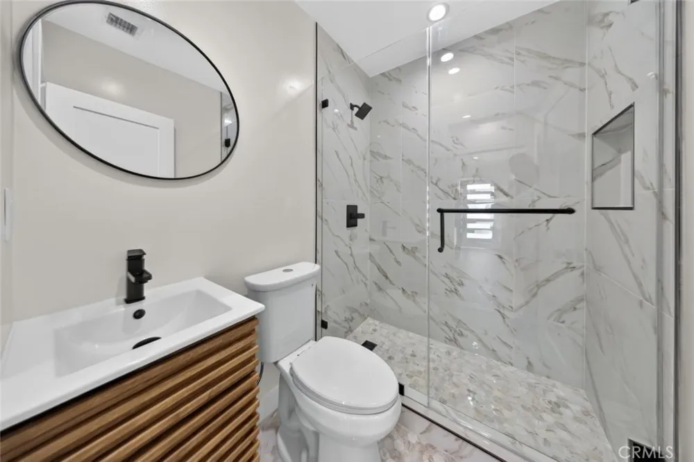 2325 Naomi Street Burbank, CA 91504