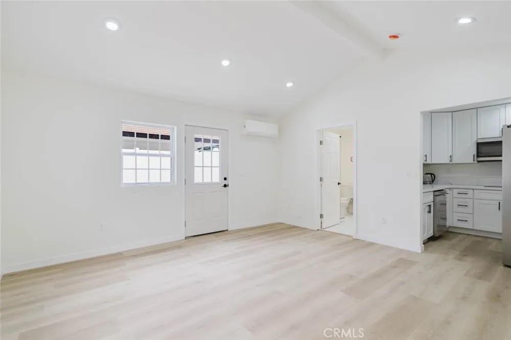 19314 Valerio Street #1/2 Reseda, CA 91335