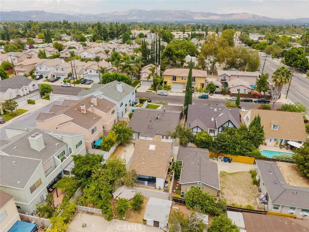19314 Valerio Street #1/2 Reseda, CA 91335