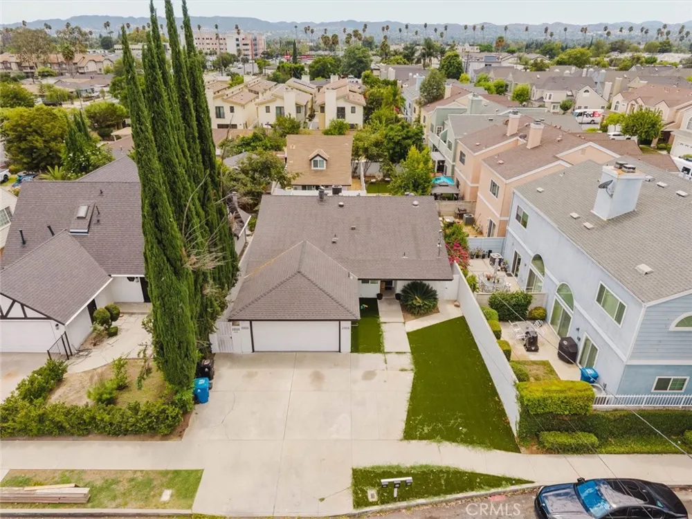 19314 Valerio Street #1/2 Reseda, CA 91335